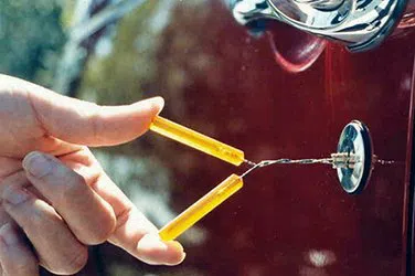 Community Locksmith Store New York, NY 212-547-8939 - broken-key-extraction